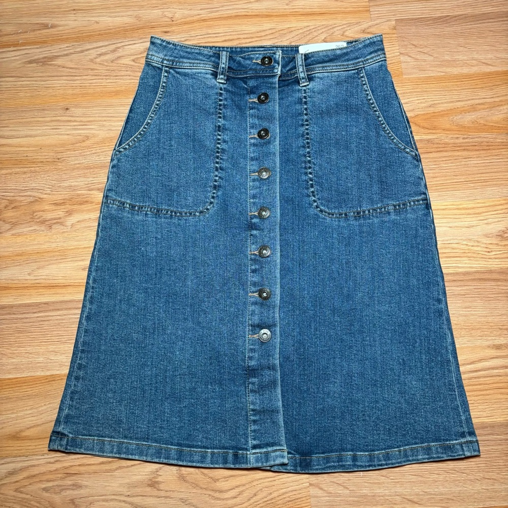 Vince Camuto Women Blue Denim Skirt Size 2 Full Button Down
